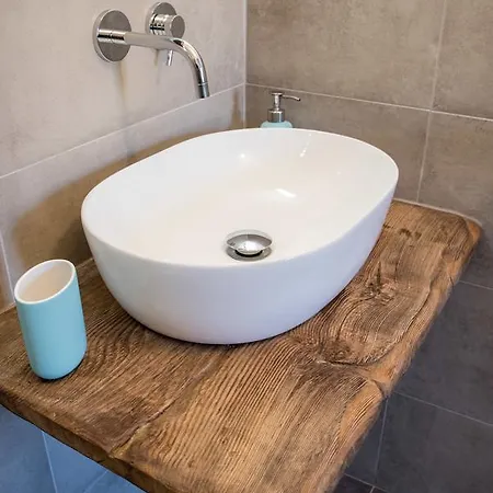 Old Town Apartment *